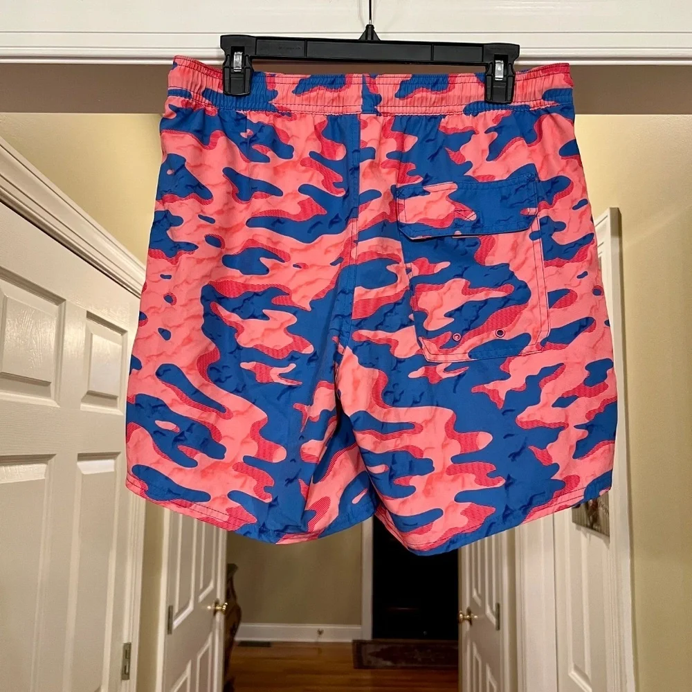 NWOT Men's Vineyard Vines Chappy Swim Trunks Pink Red Blue Size MEDIUM